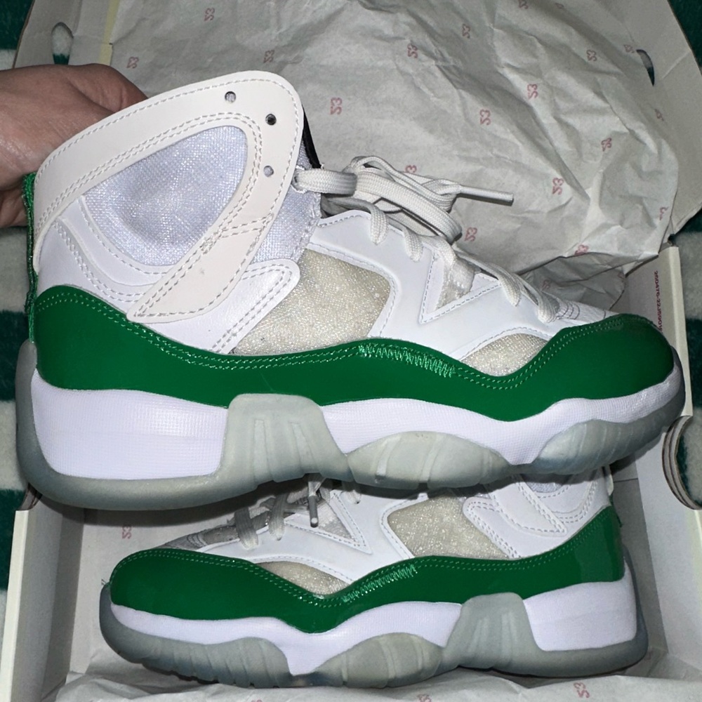 Air Jordan Jumpman two Trey - LUCKY GREEN - size 5Y - WORN ONCE